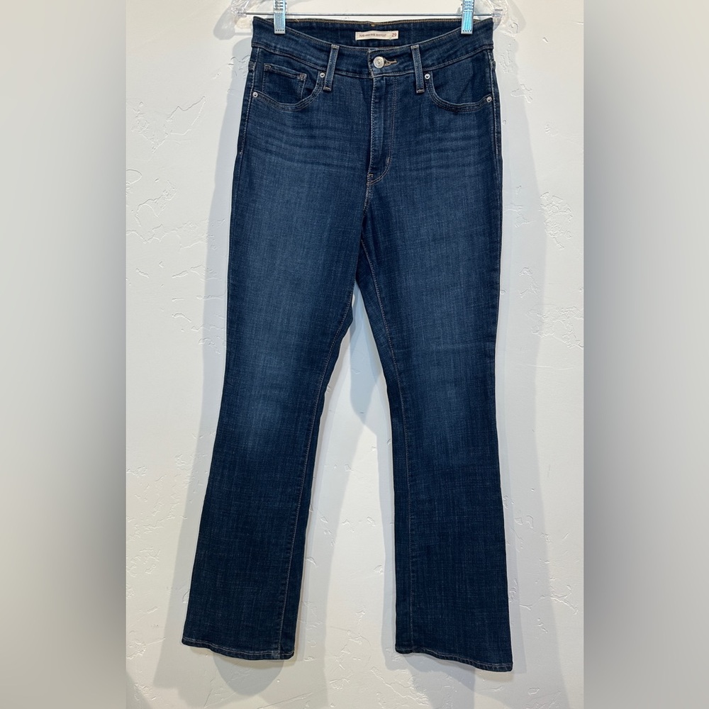 Levi’s 725 High Rise Bootcut Women’s Jeans
